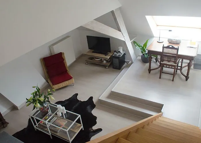 Upstairs9000