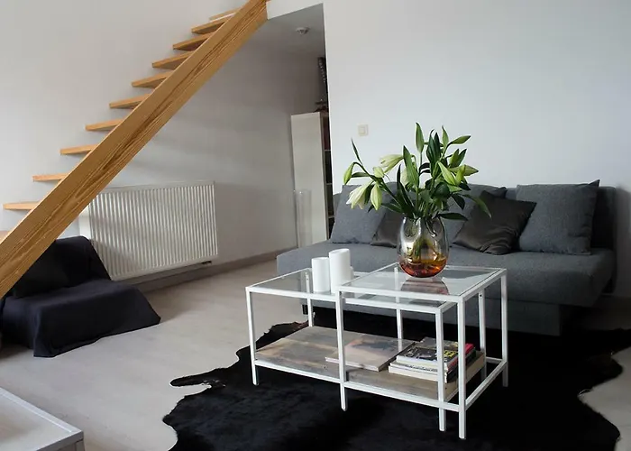 Upstairs9000